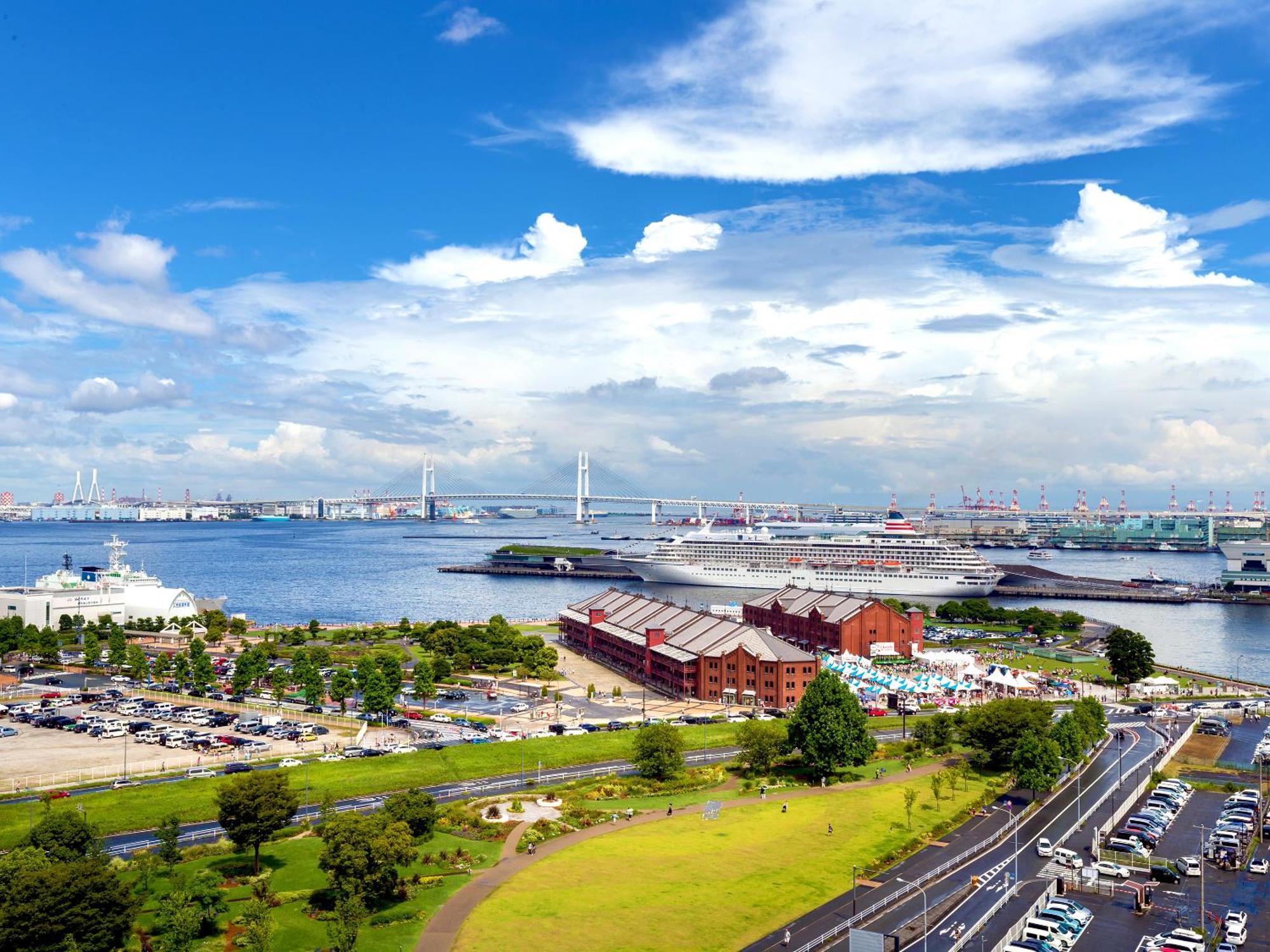 Отель Navios Yokohama Йокогама Экстерьер фото